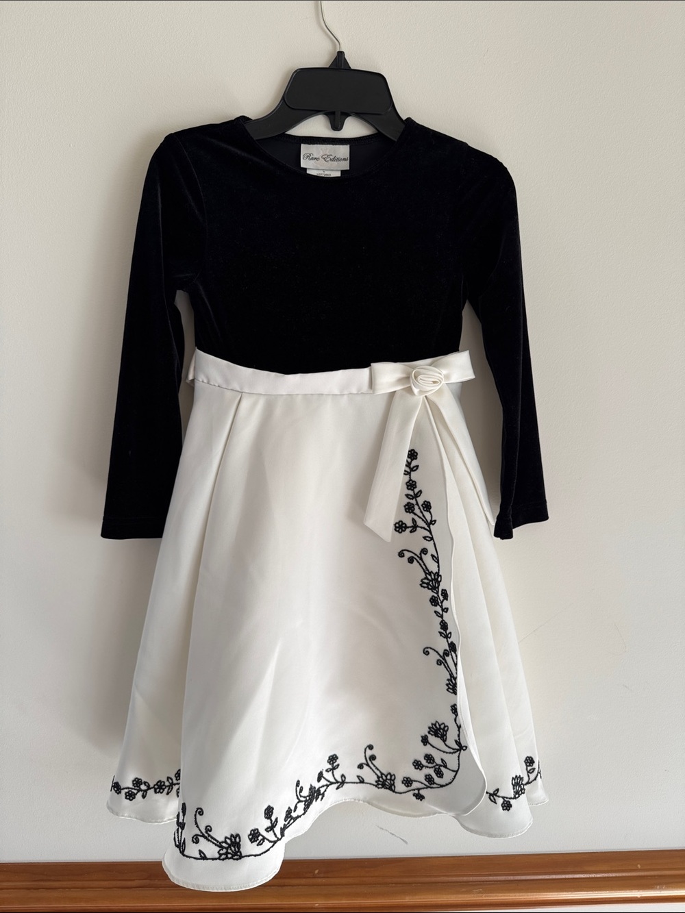 Rare Editions Black and White A-line Dress with Bow Girls Size 6